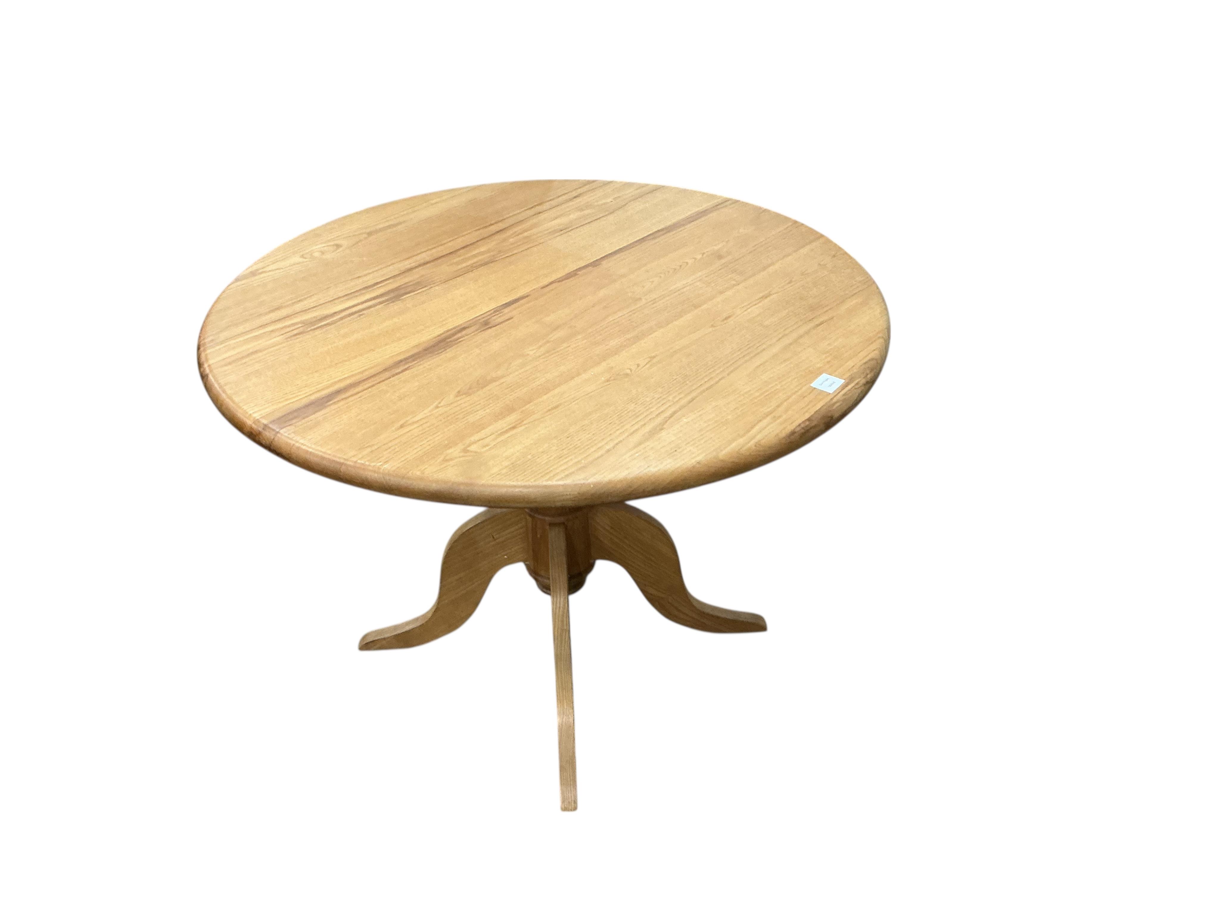 A bespoke elm breakfast table, diameter 104cm, height 76cm